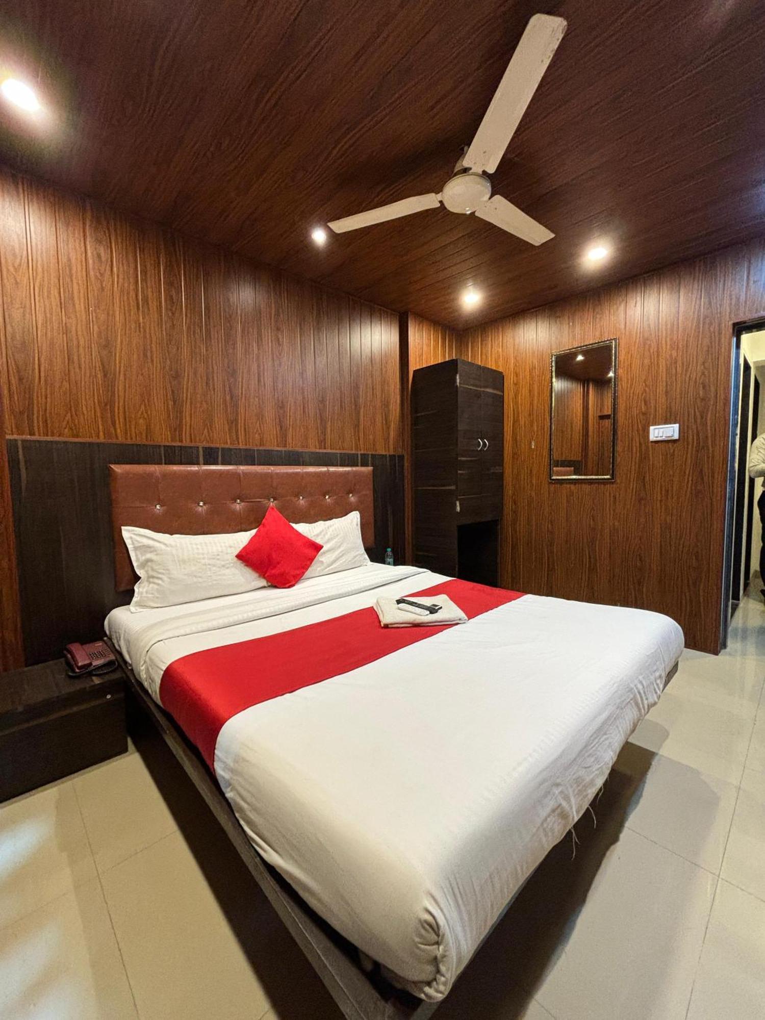 Hotel Borivali Executive - Near Borivali Railway Station